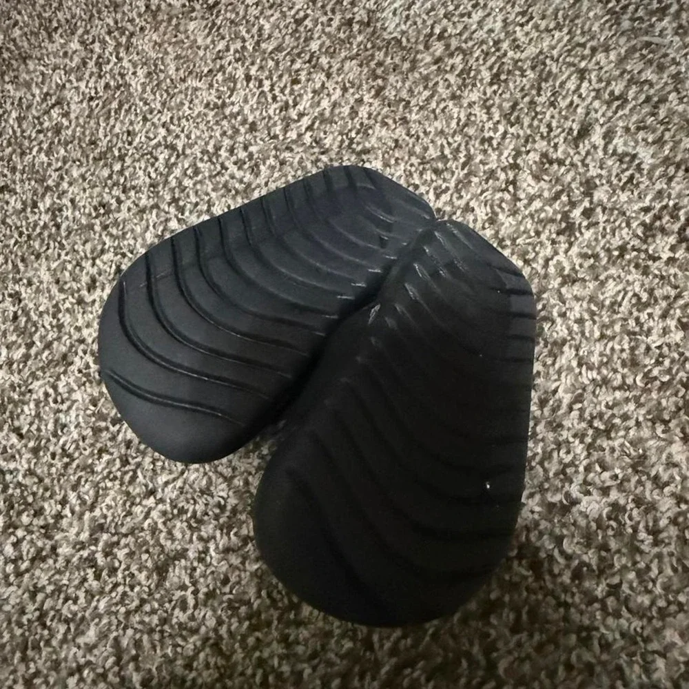 Toddler Nike black slides with white swoosh with elastic strap size US 5C